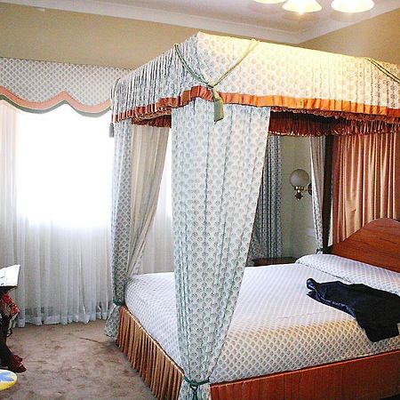 Grand Imperial Hotel 캄팔라 외부 사진