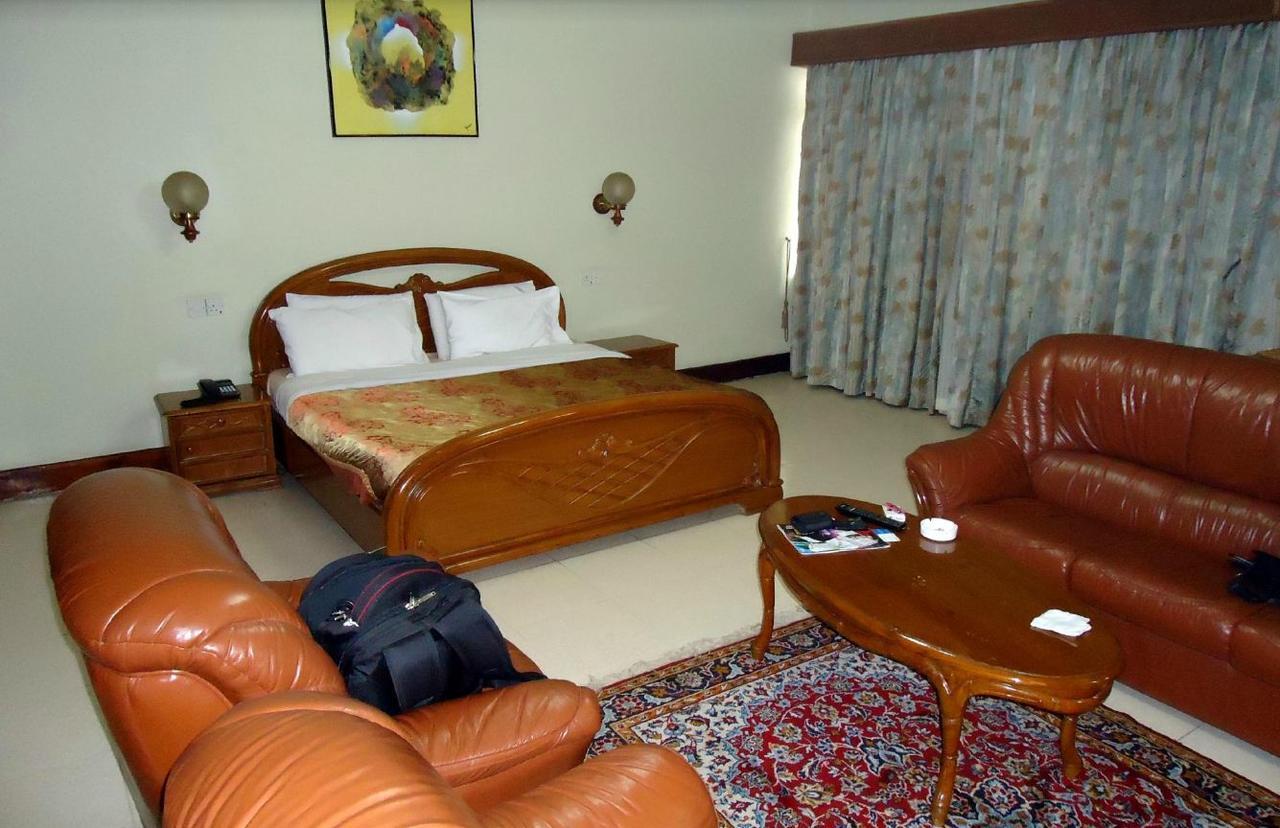 Grand Imperial Hotel 캄팔라 외부 사진