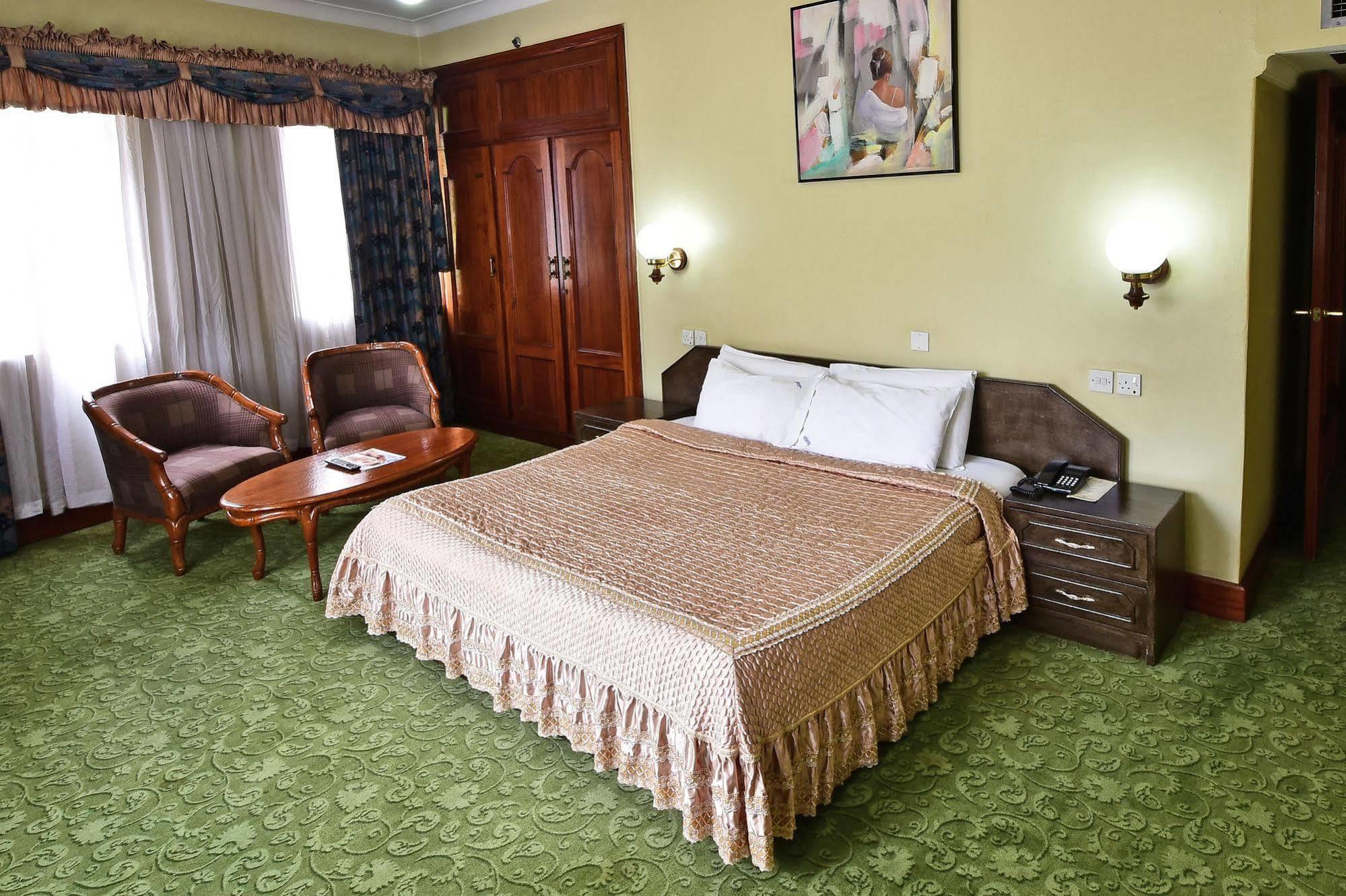 Grand Imperial Hotel 캄팔라 외부 사진